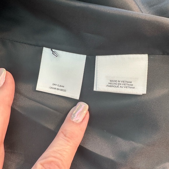 Kasper Black Lined Blazer - Nice Detailing Size 12 EUC - Picture 3 of 11